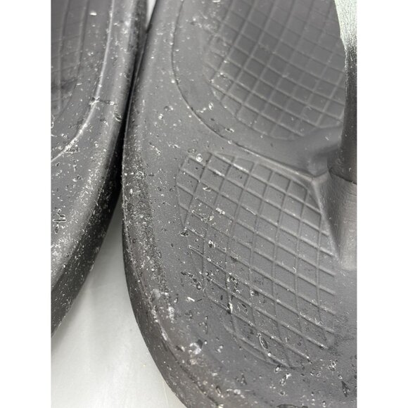 Oofos Mens Size 12 Black & Silver OOfoam Recovery Flip Flops Sandals Lightweight - Picture 4 of 9